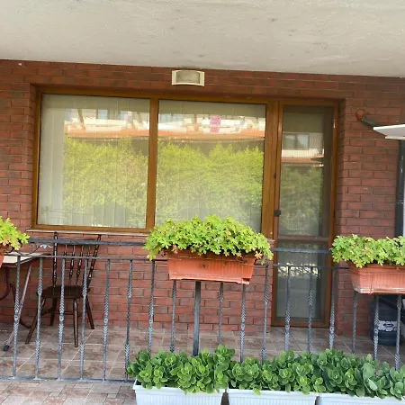 2 Family With Garden View דירה